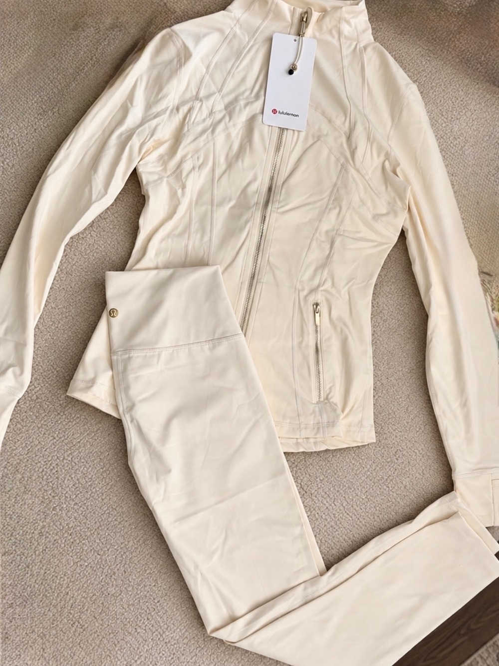 Lululemon define jacket cream and high-rise leggings 25” size 10 brand new